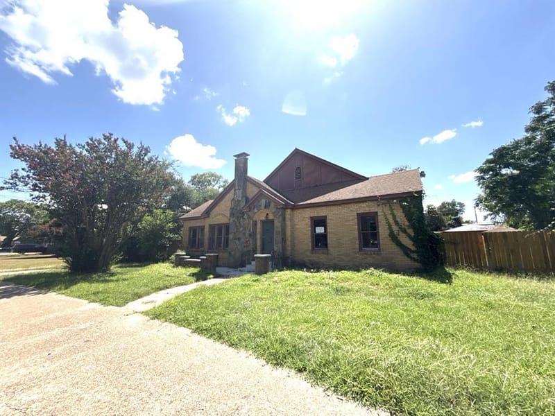 216 S Prairieville Street, Athens TX 75751 - Photo 2