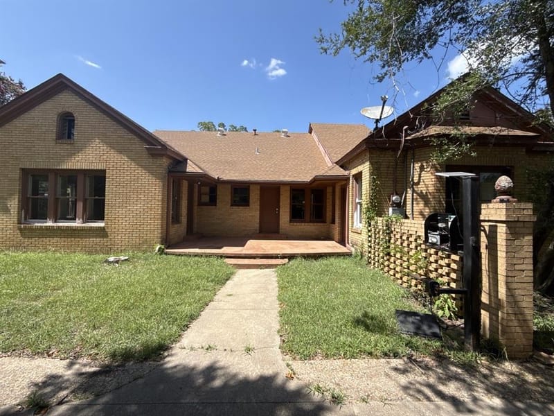 216 S Prairieville Street, Athens TX 75751