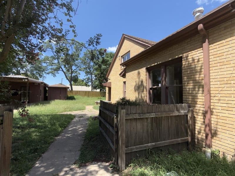 216 S Prairieville Street, Athens TX 75751 - Photo 5