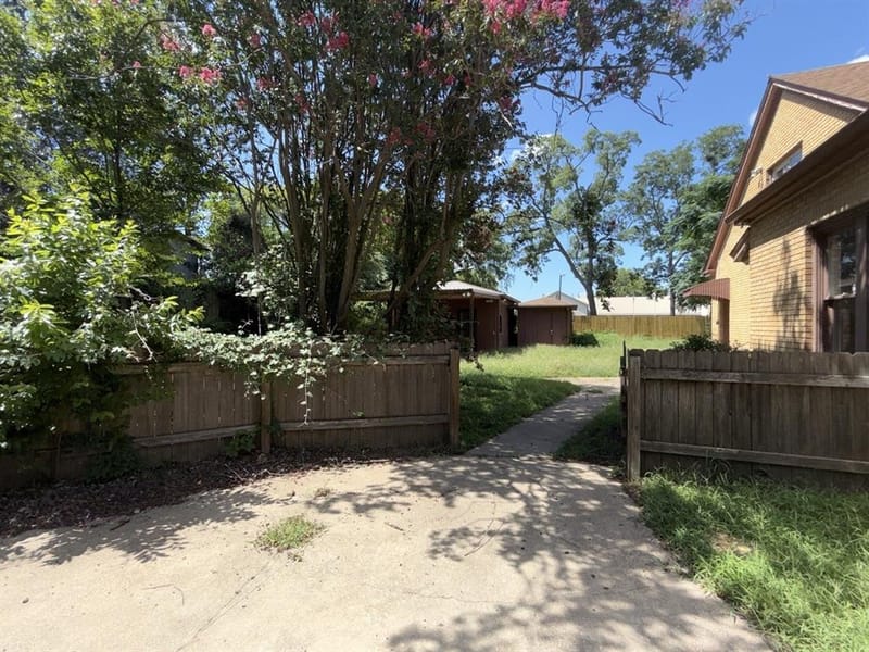 216 S Prairieville Street, Athens TX 75751 - Photo 4
