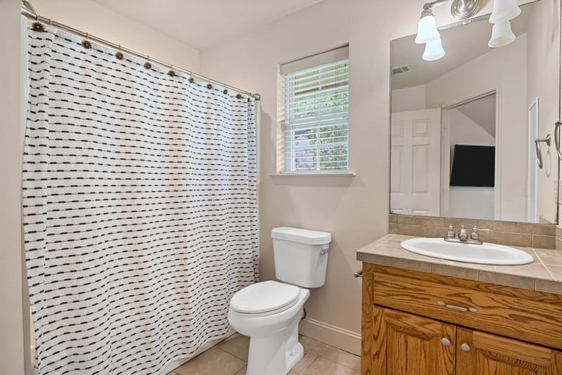 910 Holly Hill, Mount Pleasant TX 75455 - Photo 23