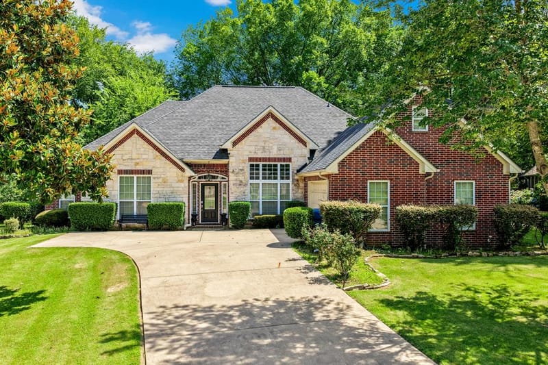 910 Holly Hill, Mount Pleasant TX 75455