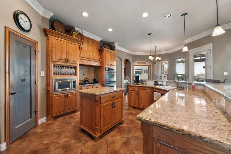 7168 Granville Drive, Mansfield TX 76063 - Photo 2