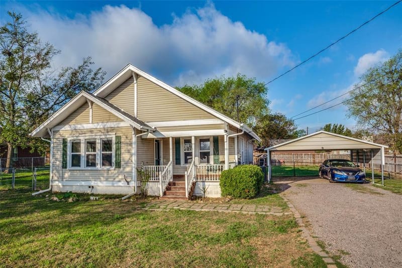 537 N 1st Street, Krum TX 76249