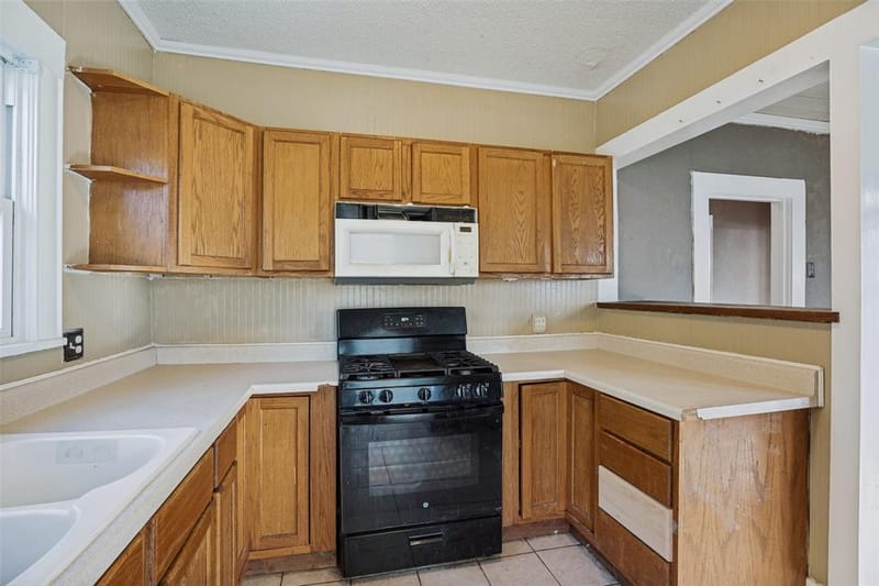 537 N 1st Street, Krum TX 76249 - Photo 10