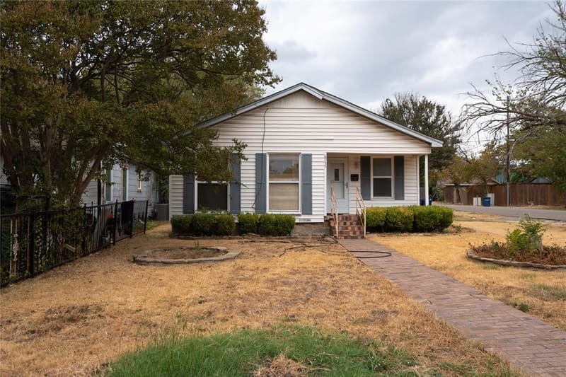 6735 Woodard Avenue, Dallas TX 75227 - Photo 2