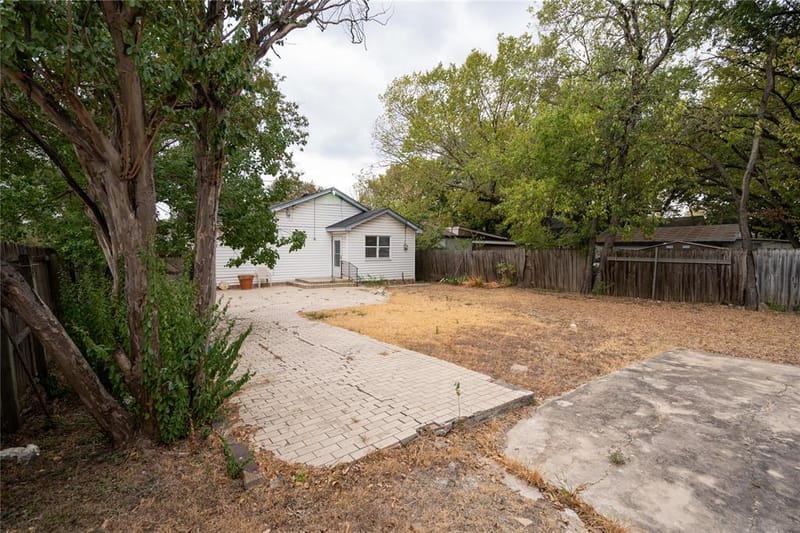 6735 Woodard Avenue, Dallas TX 75227 - Photo 25