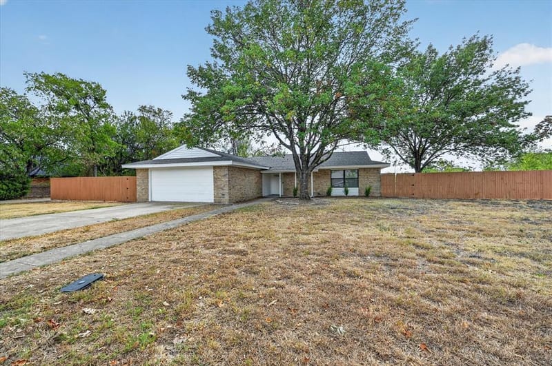 113 Bow Creek Circle, Red Oak TX 75154 - Photo 2