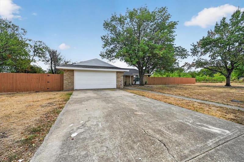 113 Bow Creek Circle, Red Oak TX 75154 - Photo 3