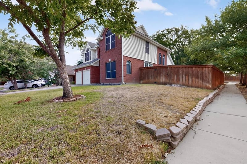 2600 Juniper Drive, Euless TX 76039 - Photo 3