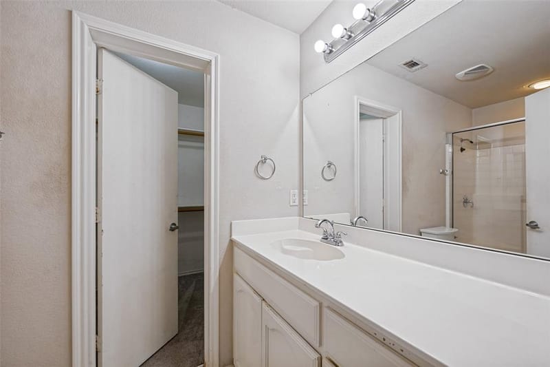 909 Honey Locust Lane, Crowley TX 76036 - Photo 8