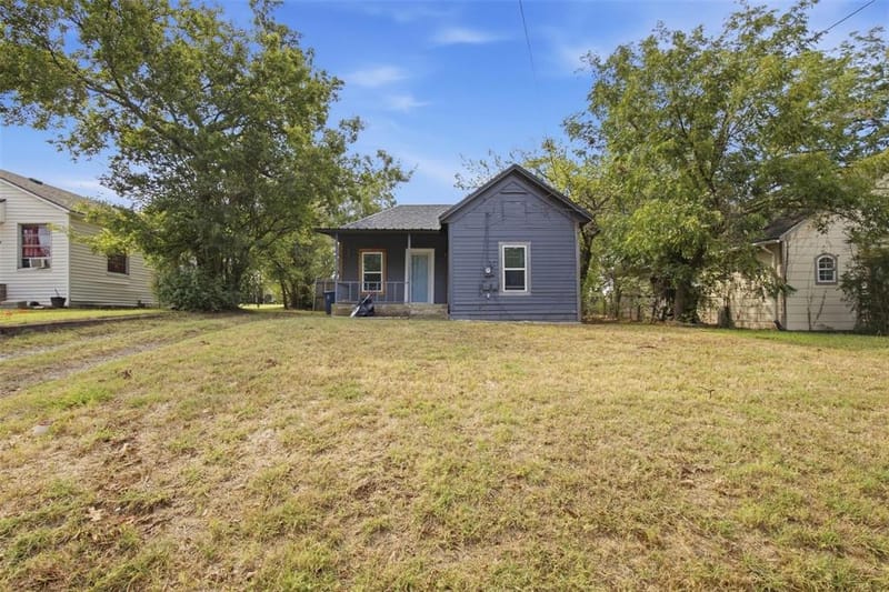 2222 W Bond Street, Denison TX 75020