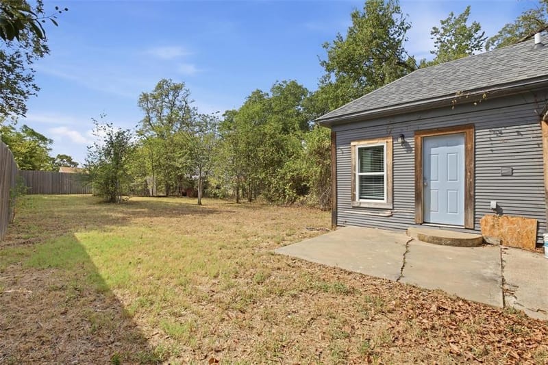 2222 W Bond Street, Denison TX 75020 - Photo 18