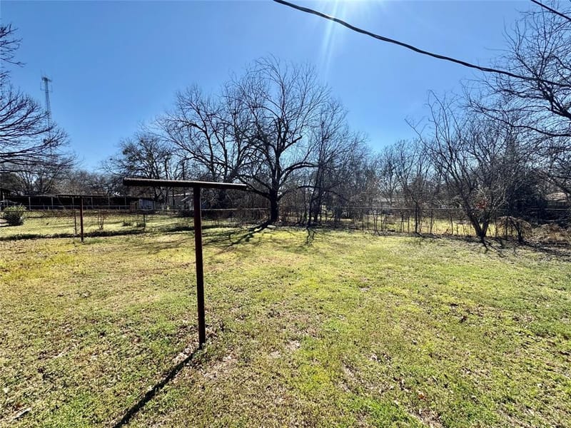 113 W Arnold Street, Granbury TX 76048 - Photo 23