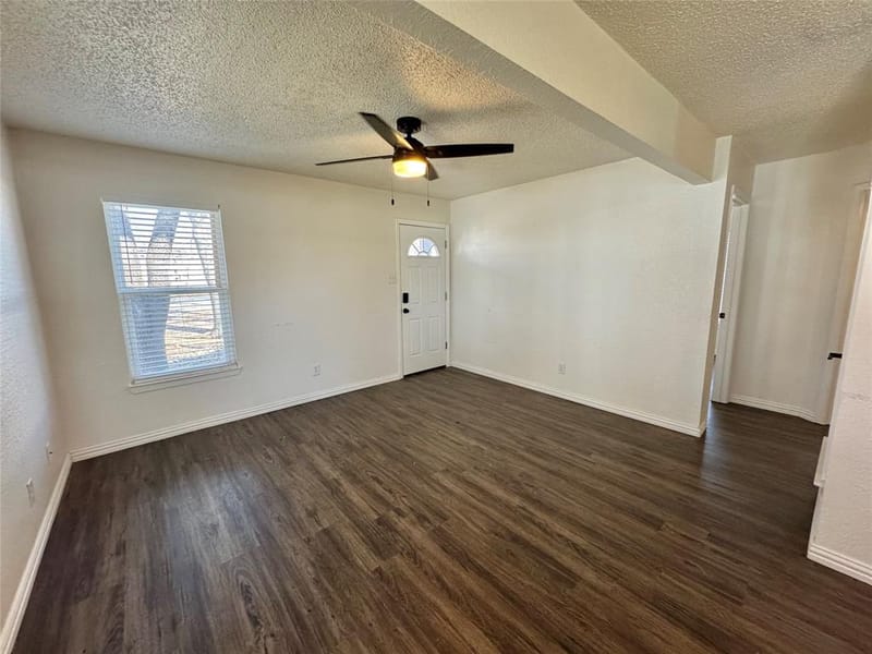 113 W Arnold Street, Granbury TX 76048 - Photo 2
