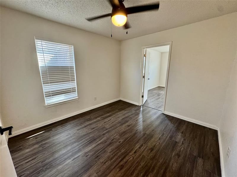 113 W Arnold Street, Granbury TX 76048 - Photo 16