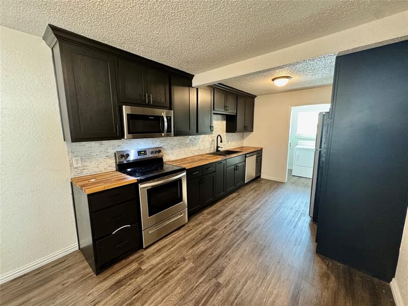 113 W Arnold Street, Granbury TX 76048 - Photo 7