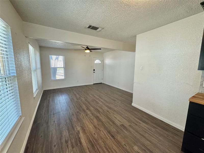 113 W Arnold Street, Granbury TX 76048 - Photo 3