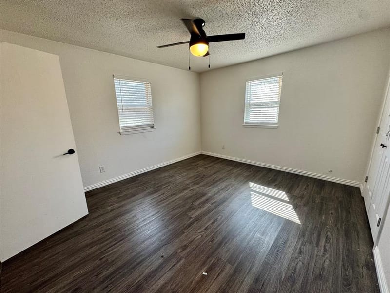 113 W Arnold Street, Granbury TX 76048 - Photo 14