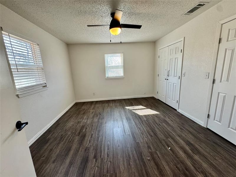 113 W Arnold Street, Granbury TX 76048 - Photo 15
