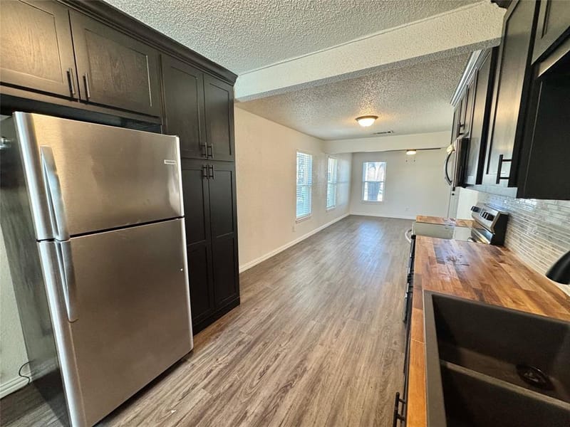 113 W Arnold Street, Granbury TX 76048 - Photo 11