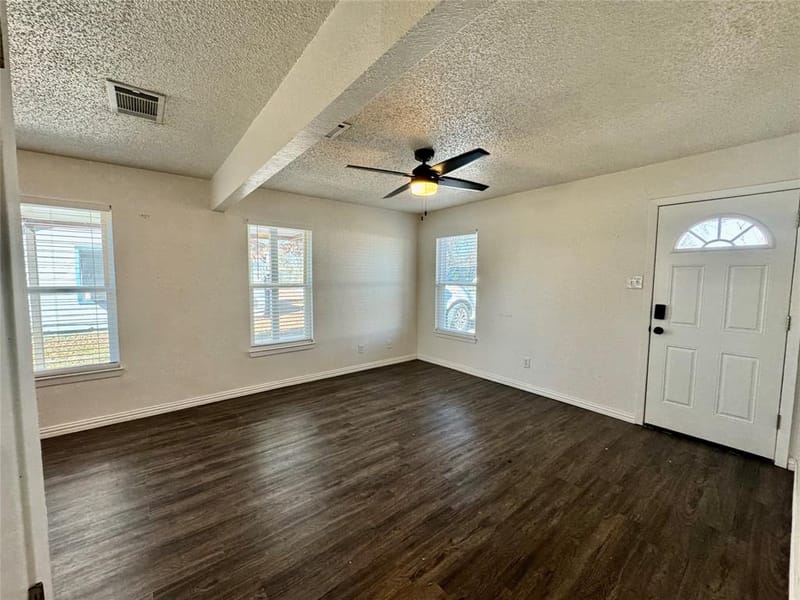 113 W Arnold Street, Granbury TX 76048 - Photo 4