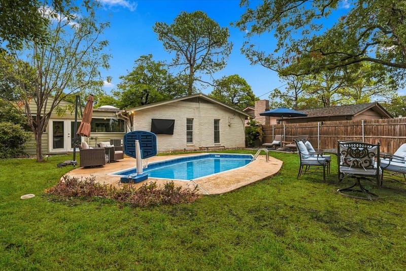 306 W Northgate Drive, Irving TX 75062 - Photo 32