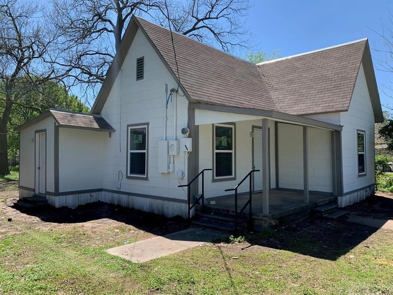 1012 Faye Street, Gainesville TX 76240 - Photo 9
