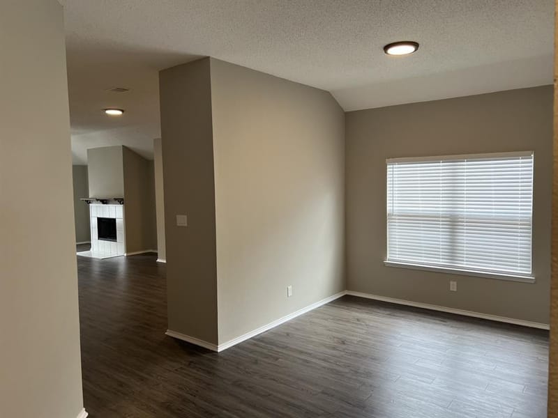 311 Dakota Drive, Arlington TX 76002 - Photo 3