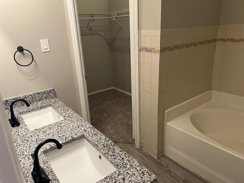 311 Dakota Drive, Arlington TX 76002 - Photo 9