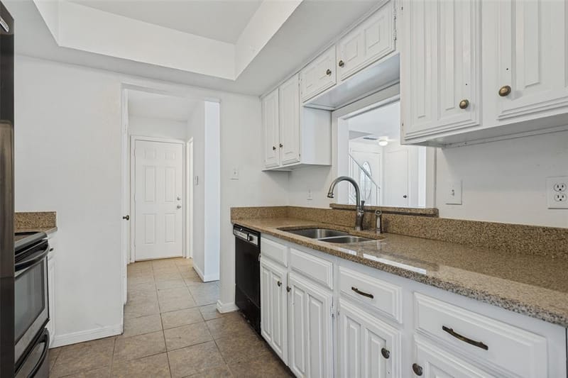 2820 Southern Cross Drive, Garland TX 75044 - Photo 9