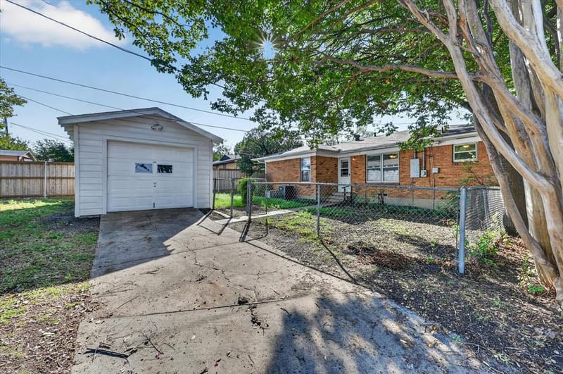 301 Hillcrest Avenue, Richardson TX 75081 - Photo 16
