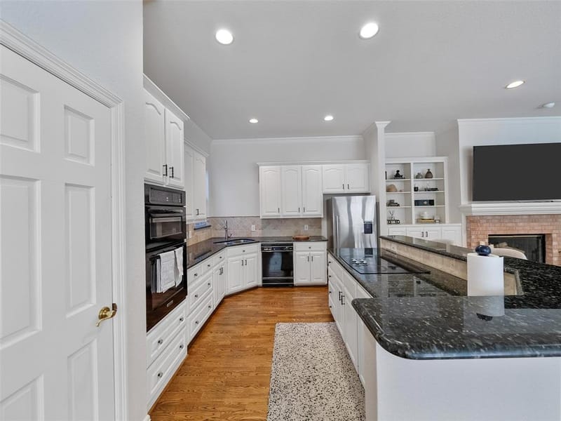 8640 Breakers Point, Dallas TX 75243 - Photo 12