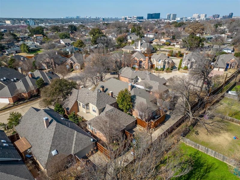 8640 Breakers Point, Dallas TX 75243 - Photo 32