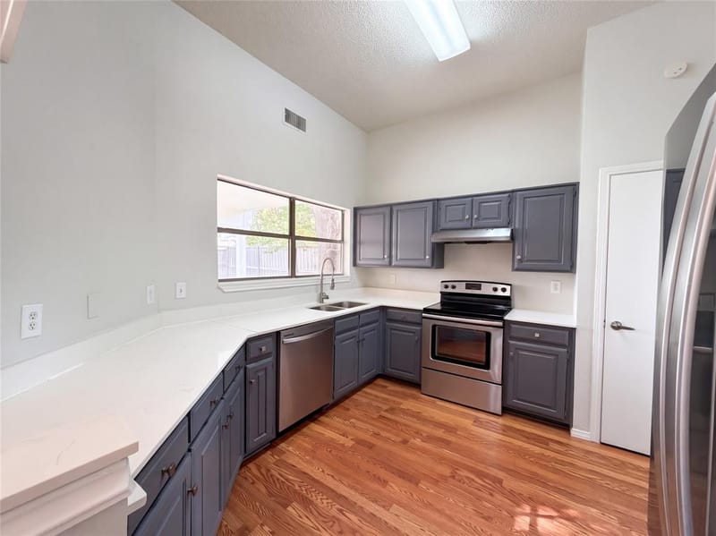 1015 Astaire Avenue, Duncanville TX 75137 - Photo 7