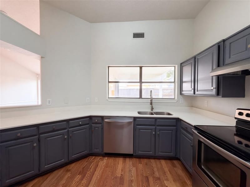 1015 Astaire Avenue, Duncanville TX 75137 - Photo 8