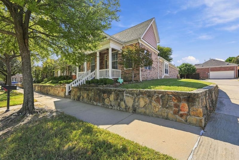 6033 Roaring Springs Drive, North Richland Hills TX 76180