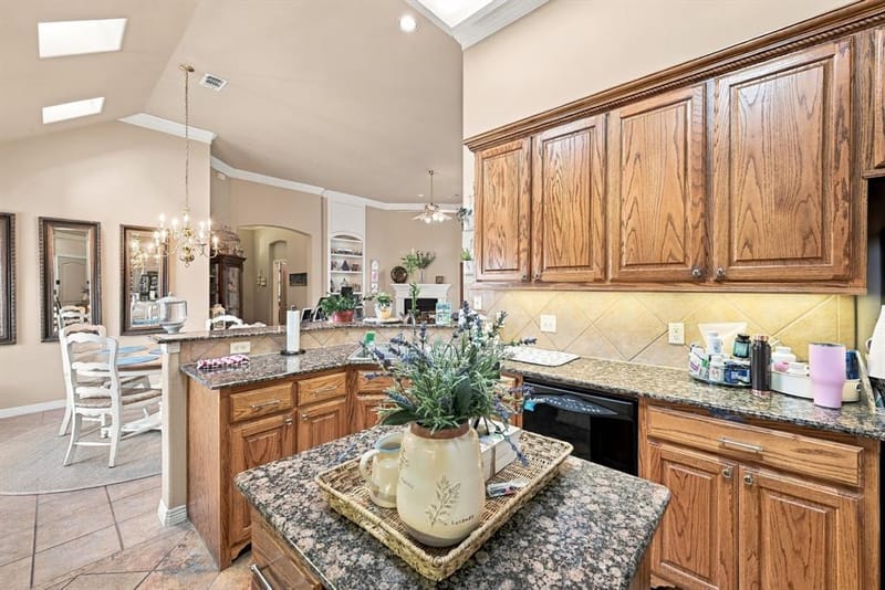 6033 Roaring Springs Drive, North Richland Hills TX 76180 - Photo 8