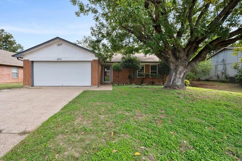 5707 Elm Branch Drive, Arlington TX 76017