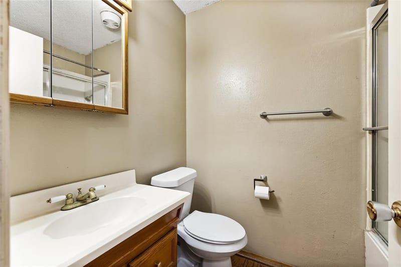 3826 Pendleton Court, Irving TX 75062 - Photo 6