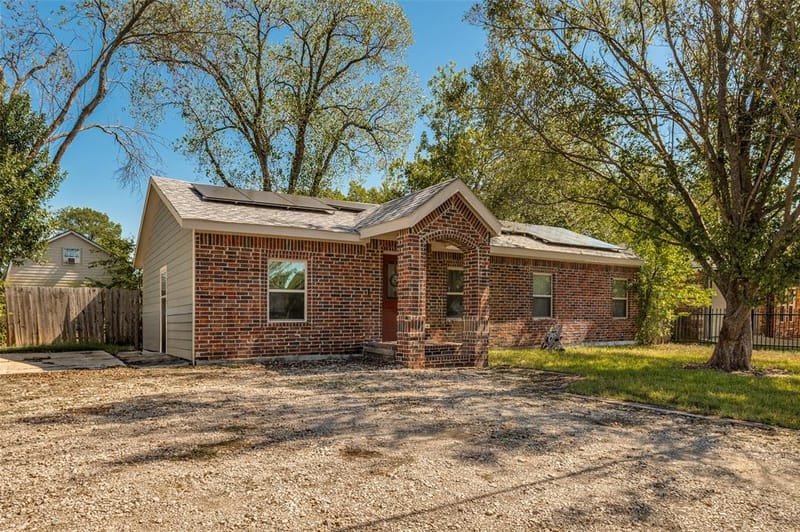 1414 Tempest Drive, Dallas TX 75217 - Photo 2