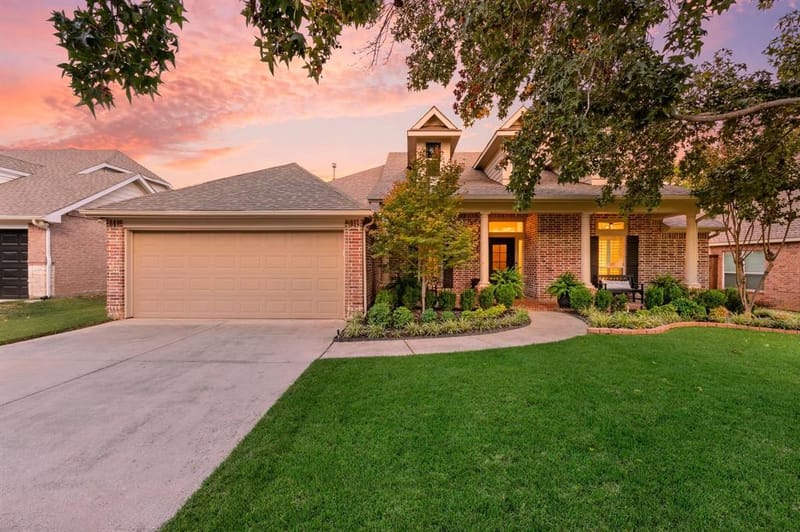 916 Water Oak Drive, Grapevine TX 76051 - Photo 2