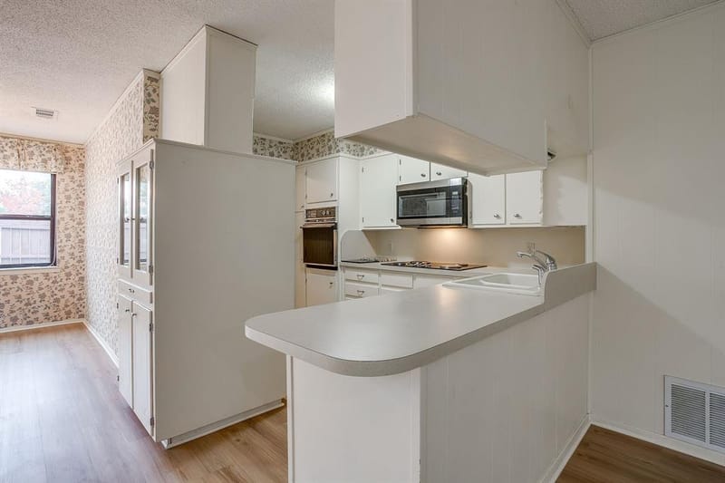 102 Roselawn Drive, Weatherford TX 76086 - Photo 12