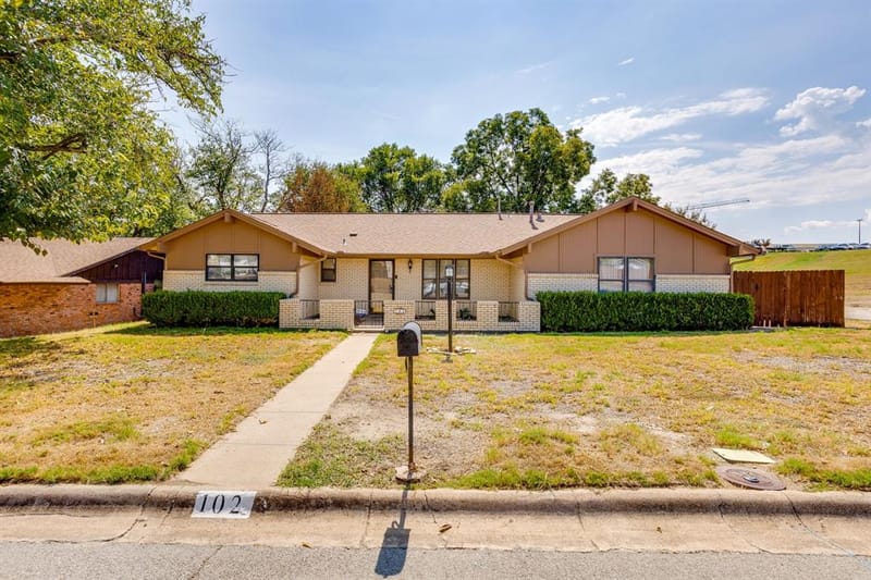 102 Roselawn Drive, Weatherford TX 76086