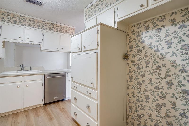 102 Roselawn Drive, Weatherford TX 76086 - Photo 15