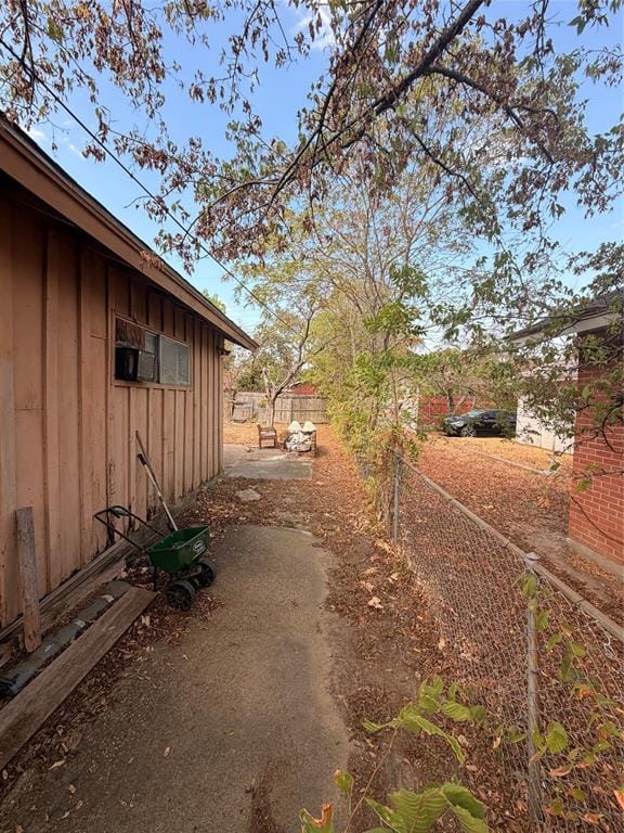 5725 Lazy River Drive, Dallas TX 75241 - Photo 5