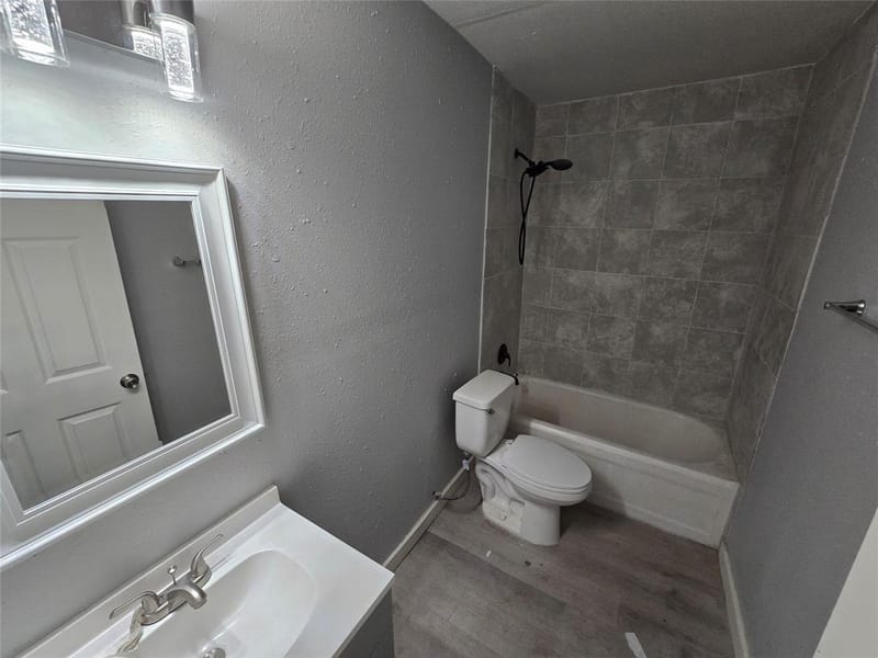 314 W Clarendon Drive, Dallas TX 75208 - Photo 9