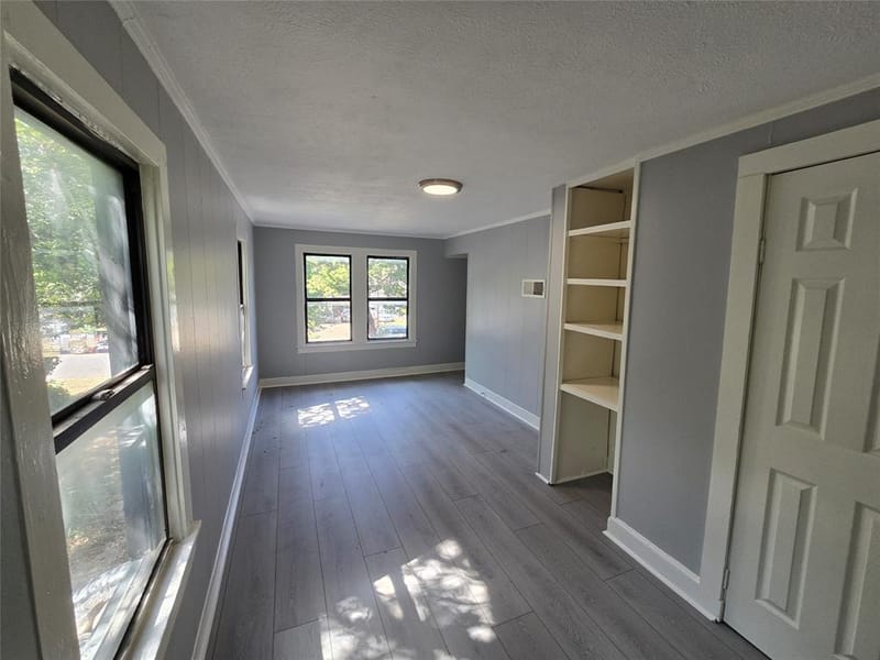 314 W Clarendon Drive, Dallas TX 75208 - Photo 11