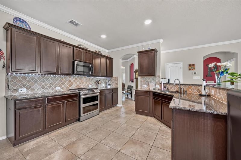 1332 Foxglove Lane, Burleson TX 76028 - Photo 6
