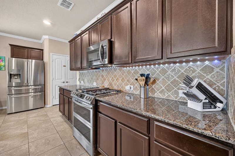 1332 Foxglove Lane, Burleson TX 76028 - Photo 7